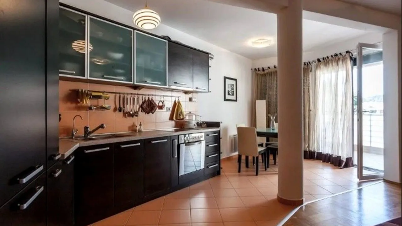 Prodaja, stan, 90m², Petrovac, Budva
