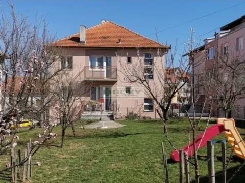  House for Sale, 325m2, Kumodraž, Beograd
