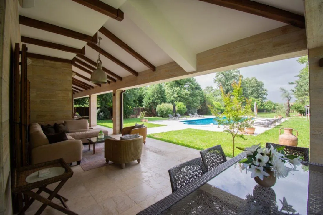 Izdavanje, kuća, 400m², Klikovače, Danilovgrad