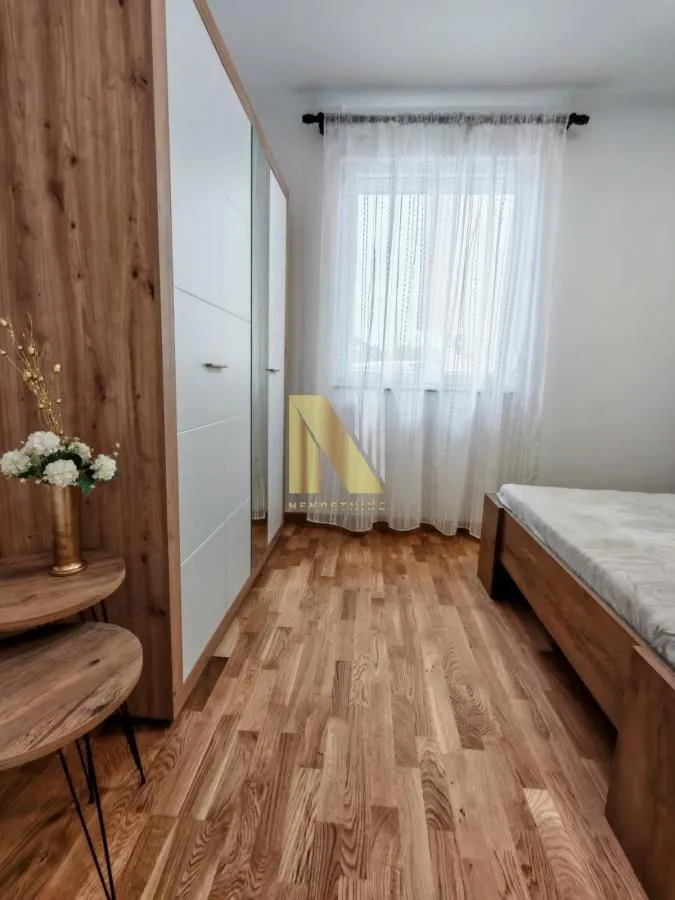 Izdavanje, jednosoban stan, 41m², Petrovaradin, Novi Sad