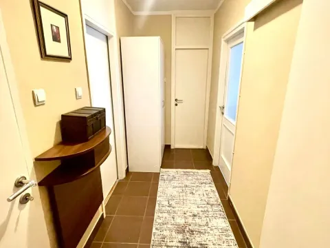 Izdavanje, stan, 87m², Centar, Podgorica - image 8