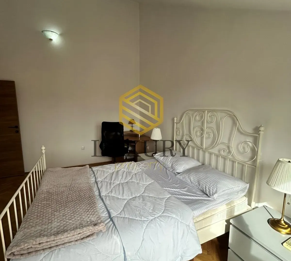 Rent, house, 280m², Gorica C, Podgorica