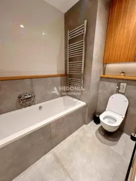 Izdavanje, trosoban stan, 96m², Novi Beograd Blok 65, Novi Beograd Sve Podlokacije - image 11