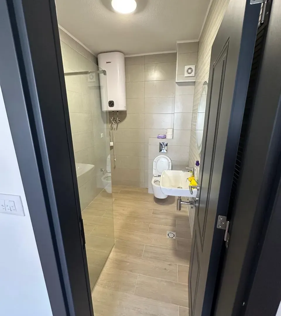 Izdavanje, dvosoban stan, 100m², Zagorič, Podgorica