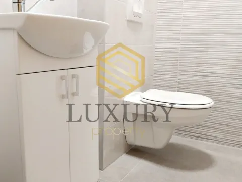 Izdavanje, poslovni prostor, 120m², Centar, Podgorica - image 6