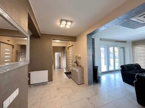 Sale, house, 310m², Karaburško Polje, Podgorica - image 9