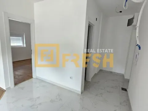 Prodaja, jednosoban stan, 42m², Krivi Most, Podgorica - image 10
