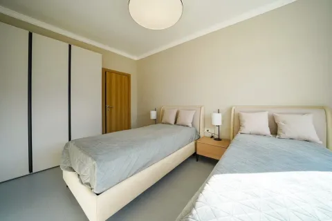 Prodaja, četvorosoban stan, 158m², Dobrota, Kotor - image 9