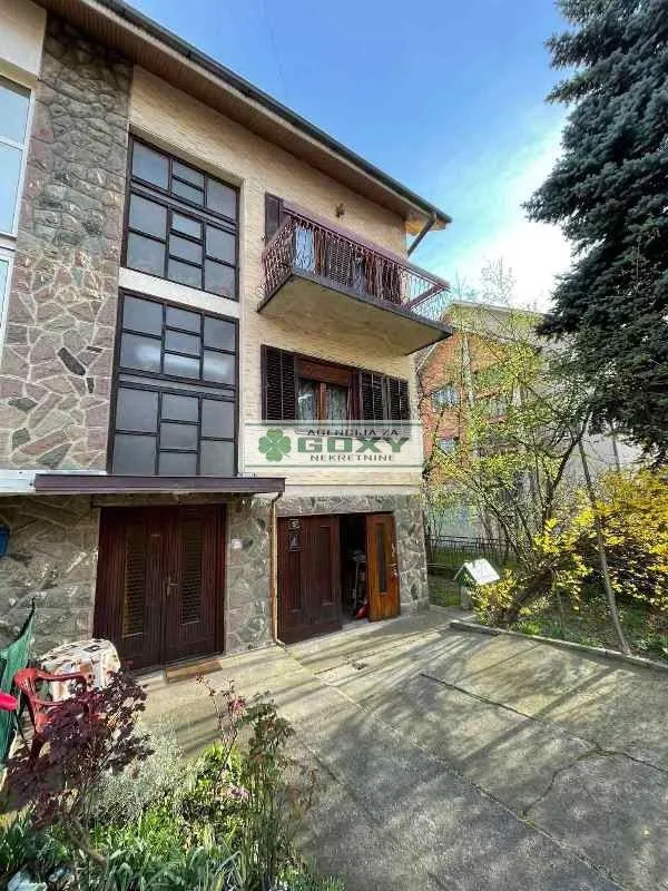 Sale, house, 230m², Kraljevo, Srbija