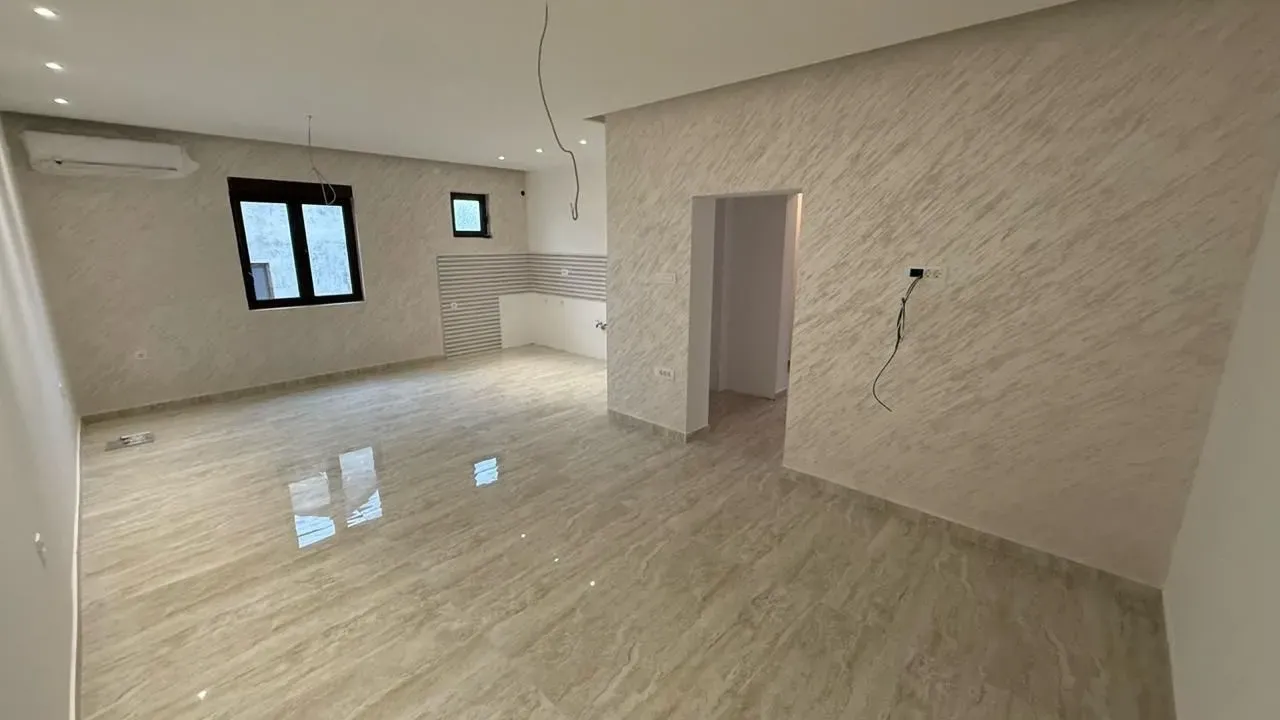 Sale, three bedroom apartment, 78m², Centar, Tivat