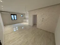 Prodaja, trosoban stan, 78m², Centar, Tivat