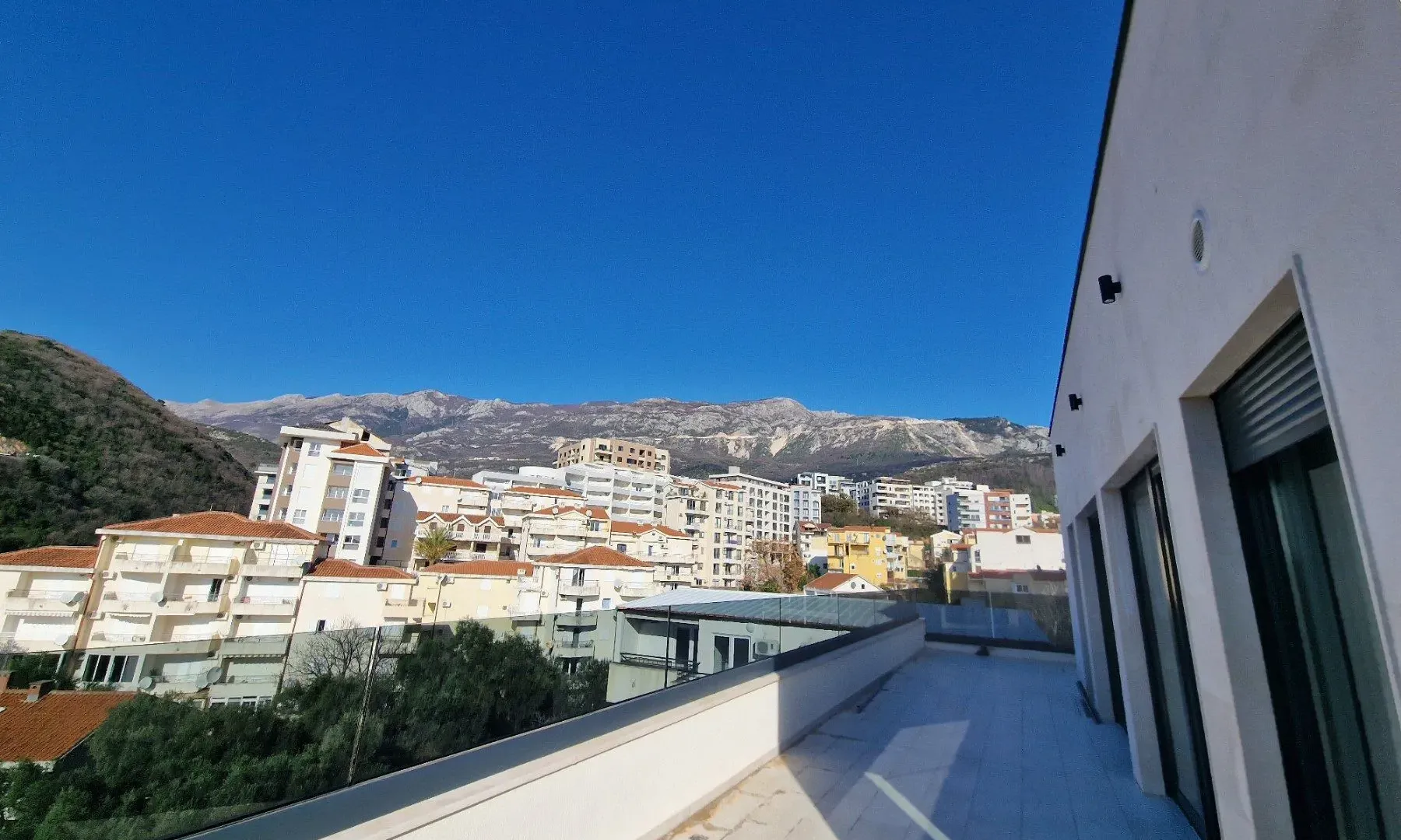 Sale, two bedroom apartment, 135m², Bečići, Budva