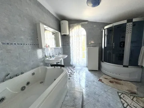 Rent, house, 300m², Zagorič, Podgorica - image 16