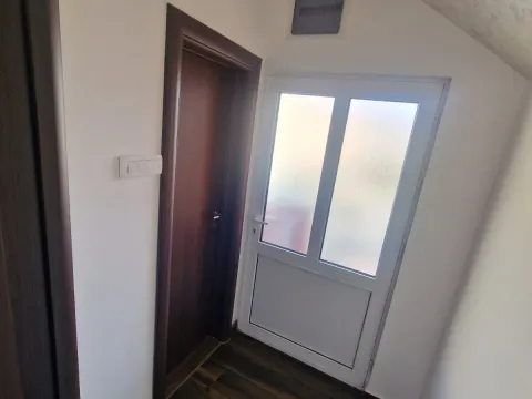 Izdavanje, kuća, Ibričevina, Podgorica - image 8