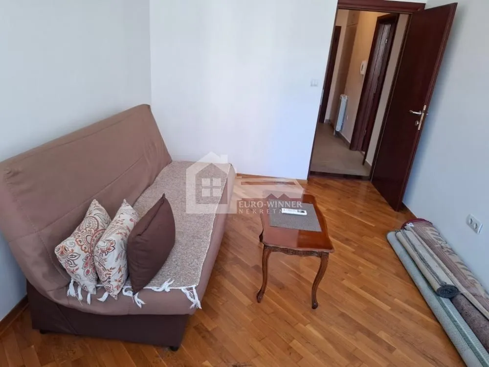 Rent, one bedroom apartment, 39m², Južni Bulevar, Vračar Sve Podlokacije