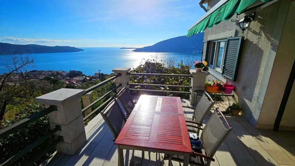 Prodaja, kuća, 280m², Herceg Novi, Crna Gora