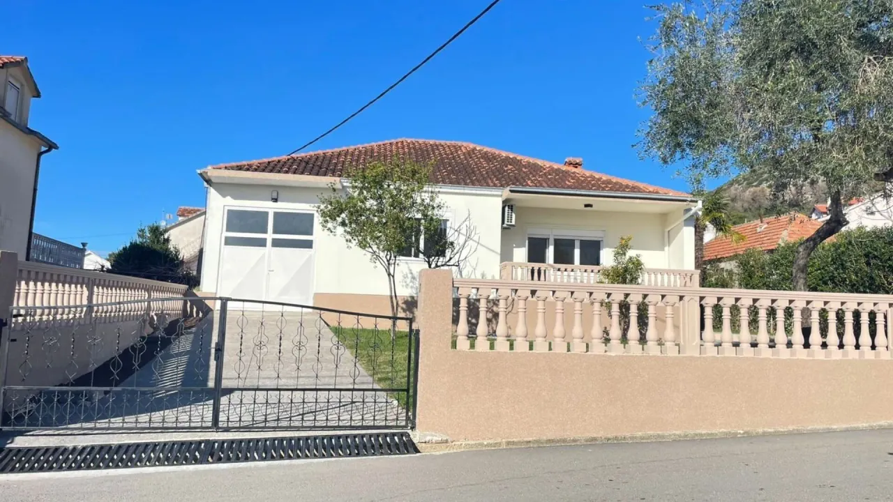 Sale, house, 118m², Dumidran, Tivat
