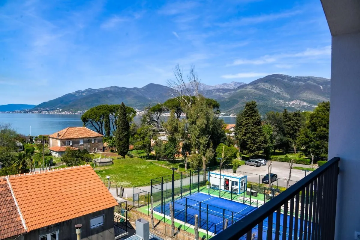Prodaja, dvosoban stan, 125m², Tivat, Crna Gora