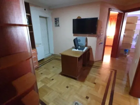 Izdavanje, petosoban stan, 200m², Petrovaradin, Novi Sad - image 9