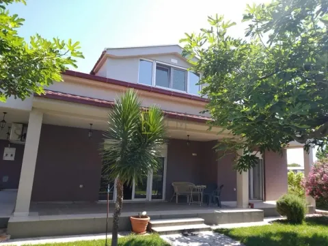 Sale, house, 180m², Tološi, Podgorica - image 7