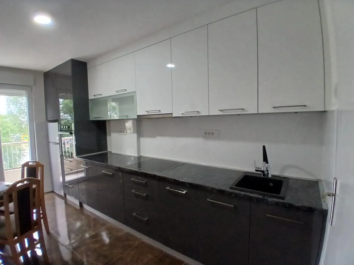 Izdavanje, dvosoban stan, 58m², Vašarište, Jagodina