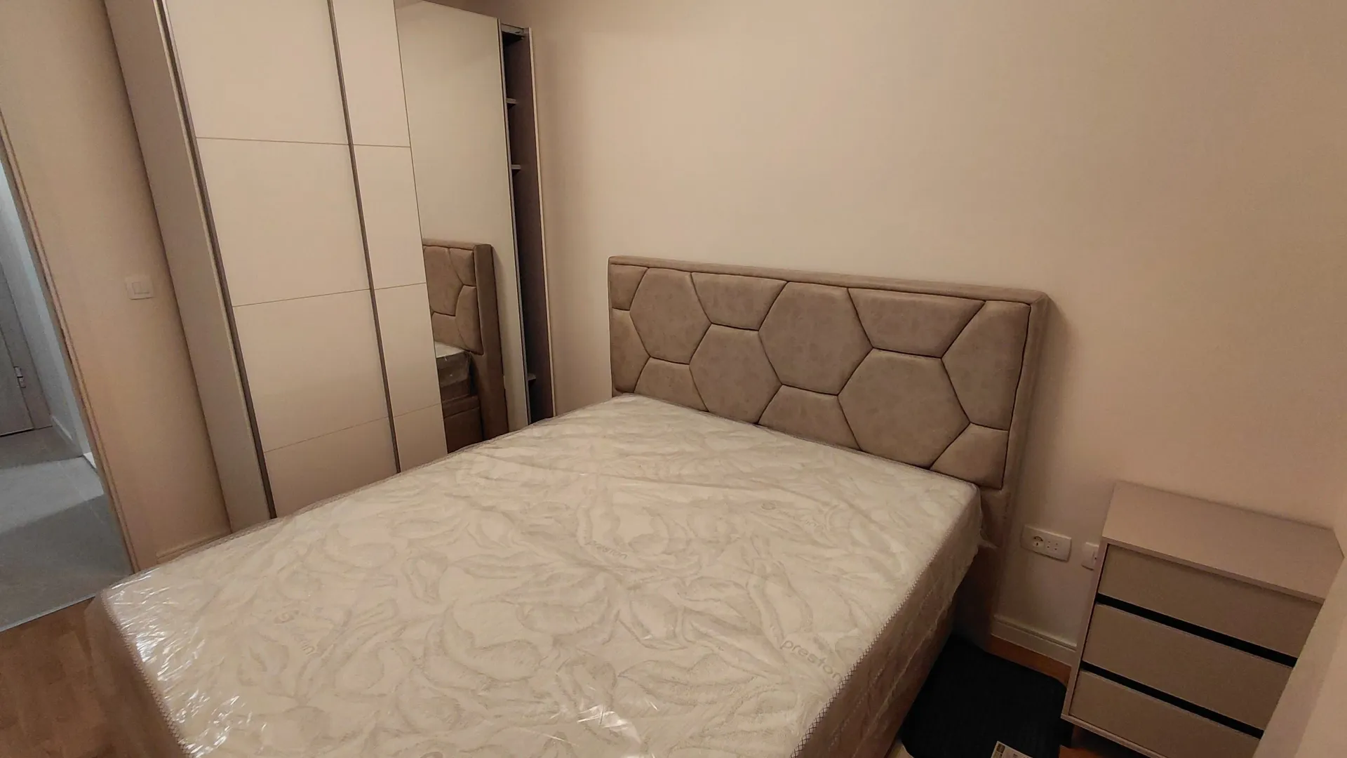 Rent, one bedroom apartment, 40m², Pobrežje, Podgorica