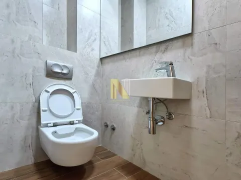 Sale, four bedroom apartment, 240m², Cara Dušana, Novi Sad Sve Podlokacije - image 11