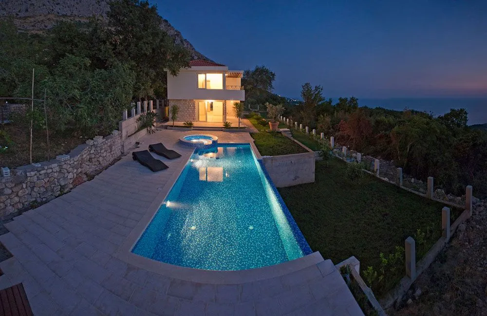 Prodaja, kuća, 242m², Blizikuće, Budva