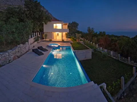 Prodaja, kuća, 242m², Blizikuće, Budva