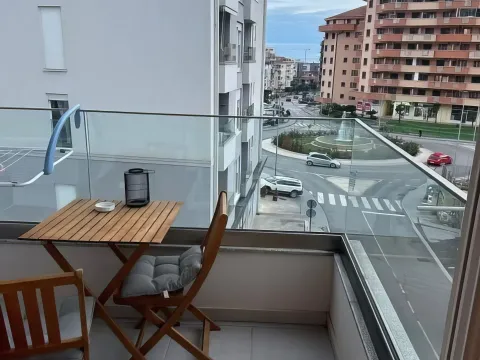Rent, one bedroom apartment, 45m², Centar, Budva - image 9