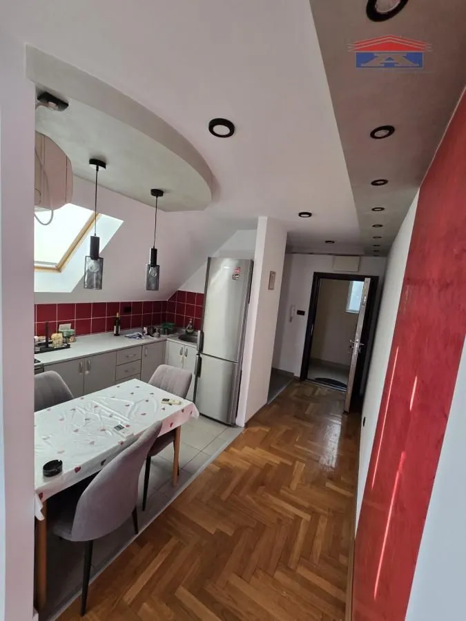 Izdavanje, dvosoban stan, 51m², Sajmište, Novi Sad