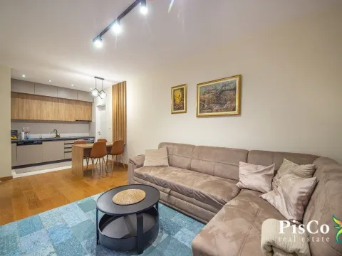 Prodaja, dvosoban stan, 70m², Centar, Podgorica - image 1