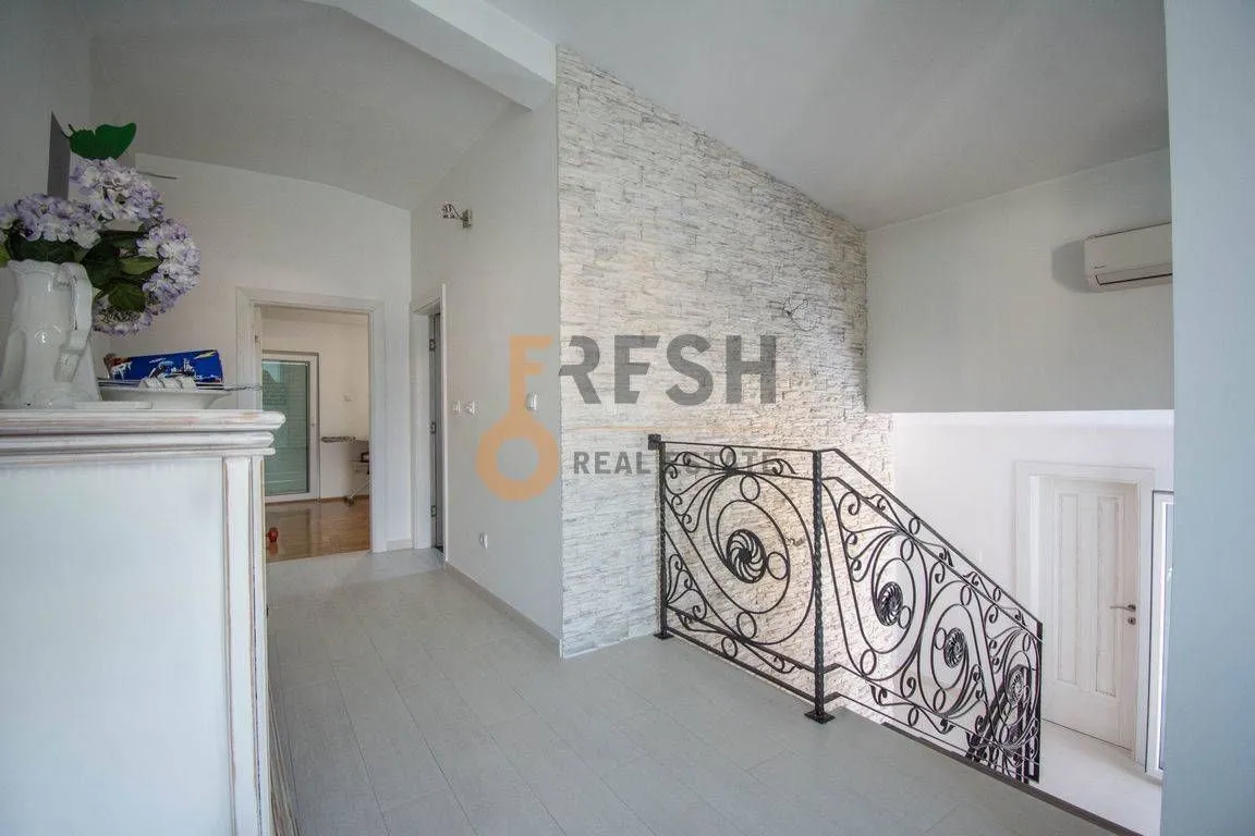 Rent, house, 270m², Zagorič, Podgorica