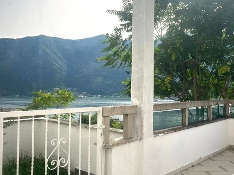 Sale, one bedroom apartment, 77m², Dobrota, Kotor - image 12