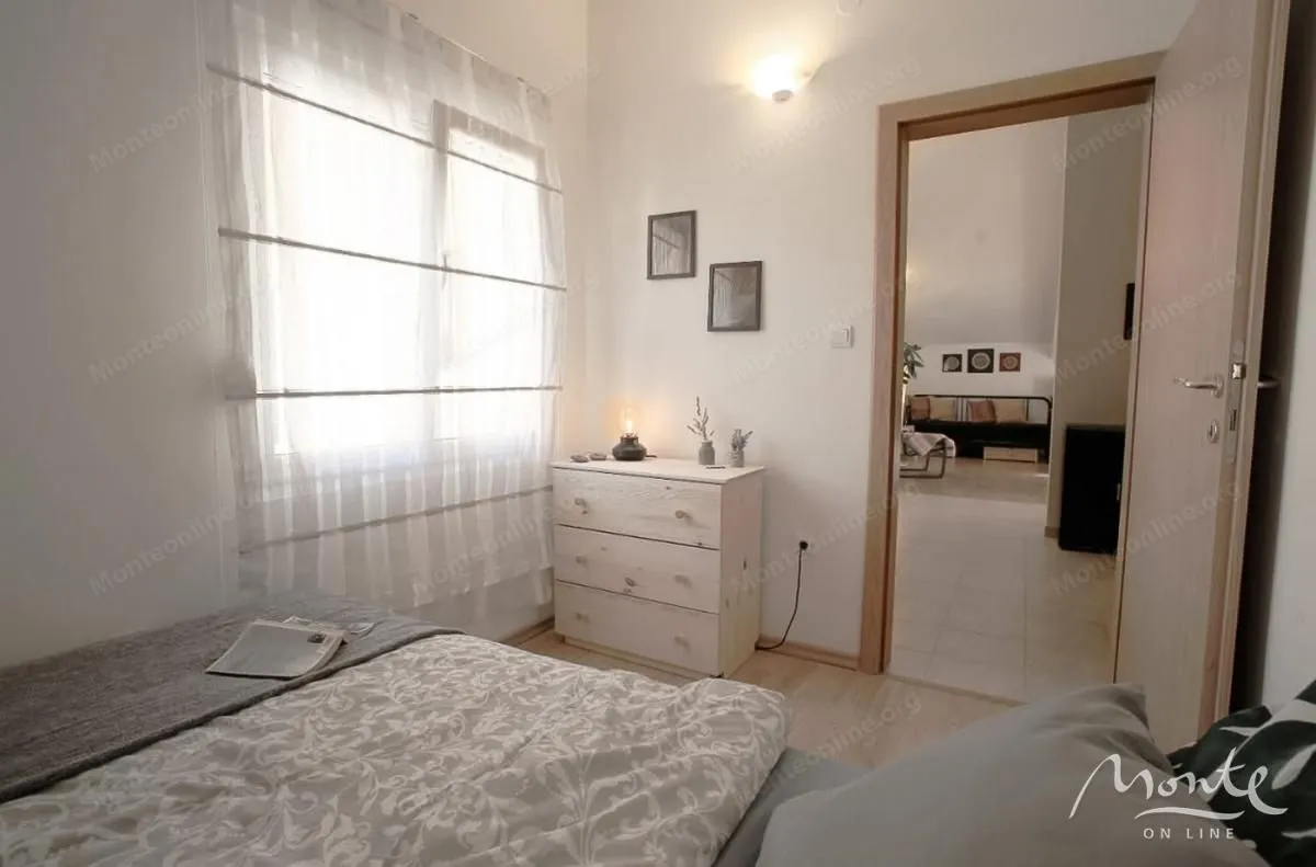 Prodaja, dvosoban stan, 82m², Đenovići, Herceg Novi