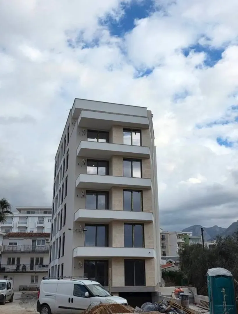 Sale, two bedroom apartment, 69m², Šušanj, Bar