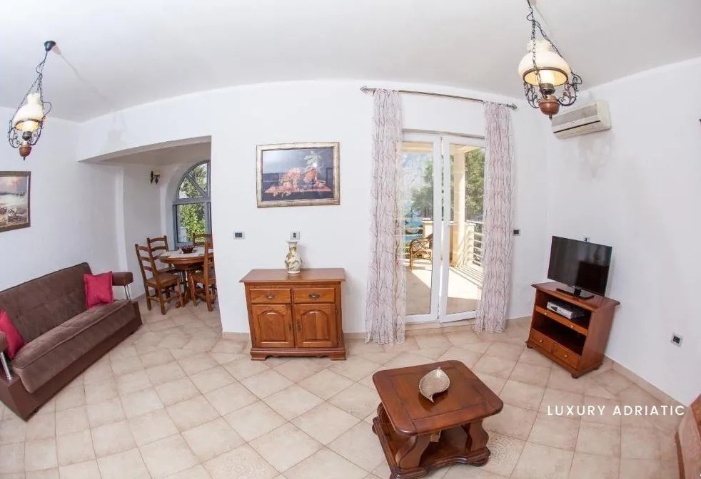 Sale, house, 670m², Prčanj, Kotor