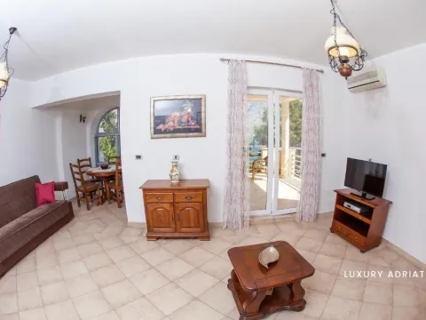 Prodaja, kuća, 670m², Prčanj, Kotor - image 2