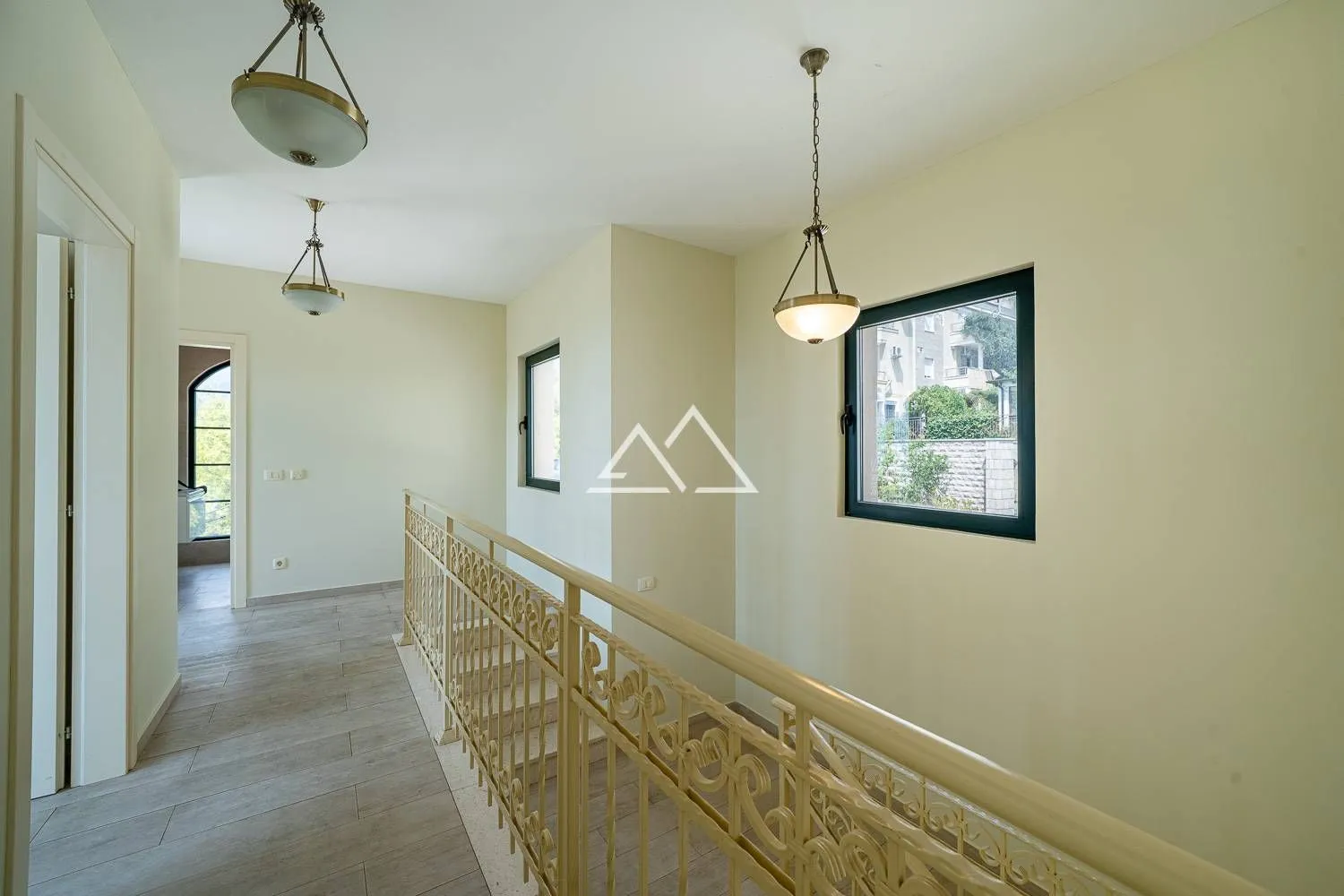 Prodaja, kuća, 240m², Donja Lastva, Tivat