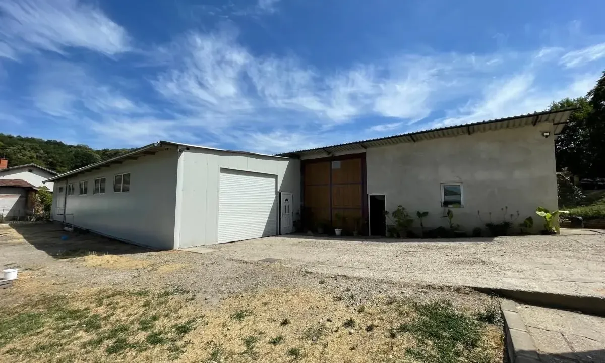 Izdavanje, poslovni prostor, 470m², Paragovo, Petrovaradin