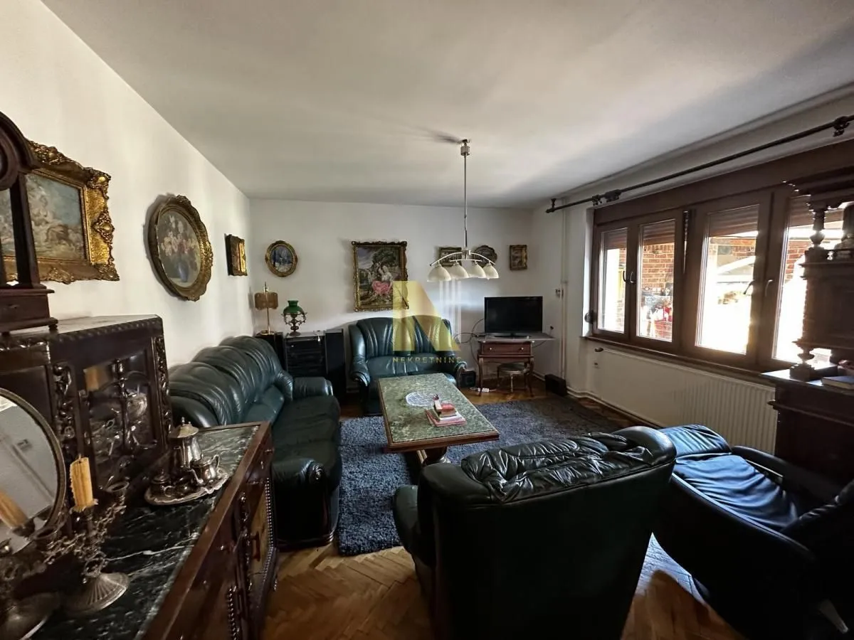 Prodaja, kuća, 300m², Veternik, Novi Sad Sve Podlokacije