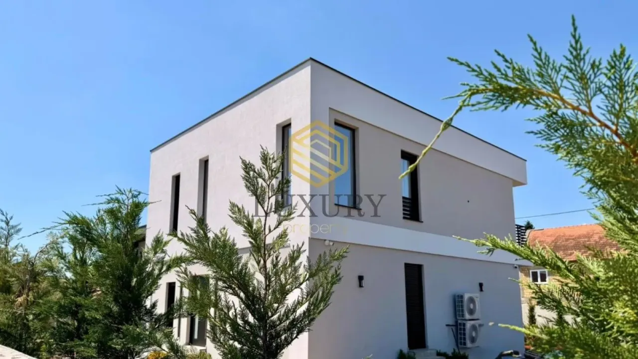 Rent, house, 180m², Donja Gorica, Podgorica