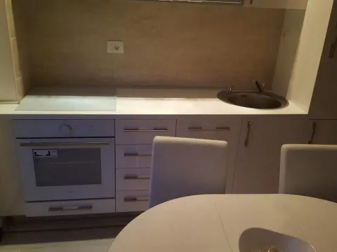 Rent, one bedroom apartment, 45m², Budva, Crna Gora - image 2