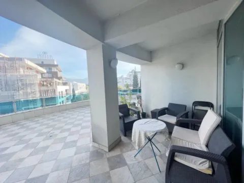 Izdavanje, dvosoban stan, 80m², Centar, Podgorica - image 11