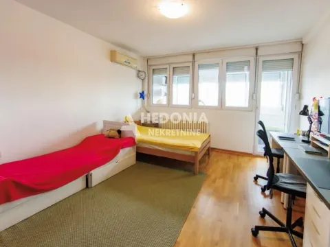 Sale, three bedroom apartment, 90m², Novi Beograd Blok 37, Novi Beograd Sve Podlokacije - image 11