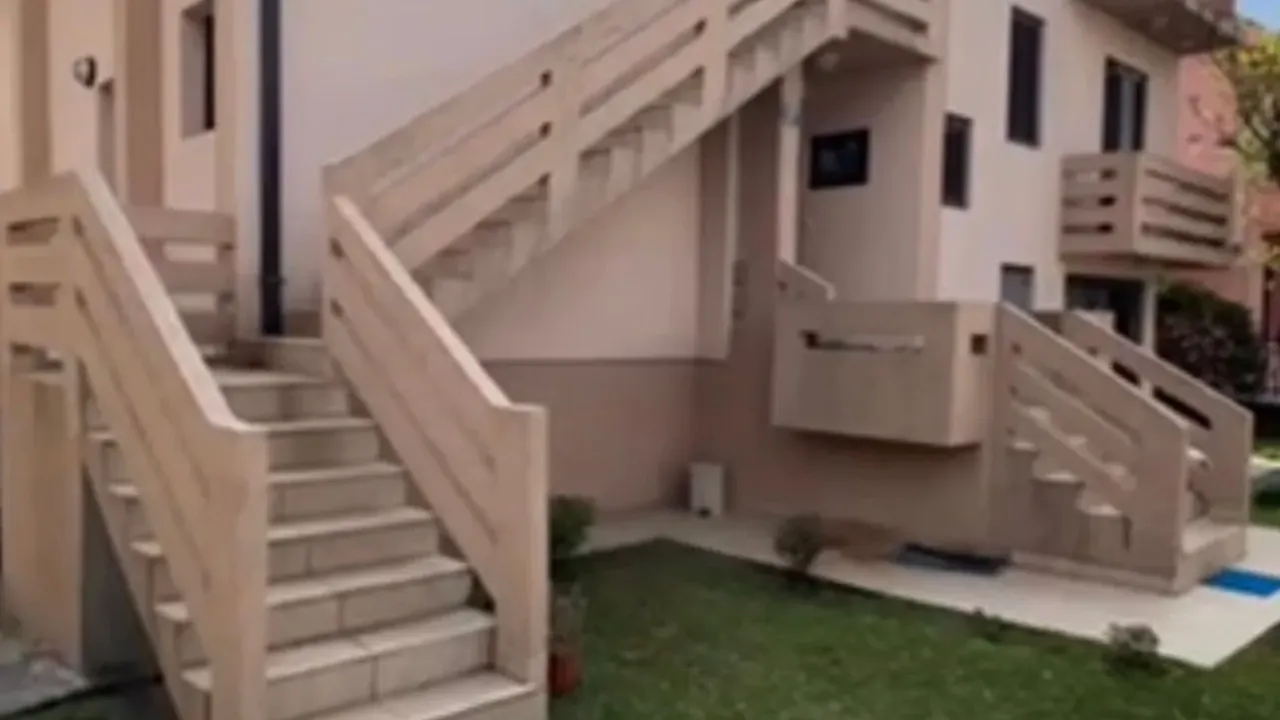 Prodaja, kuća, 300m², Stari Aerodrom, Podgorica