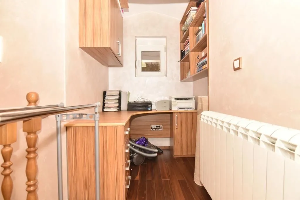 Prodaja, kuća, 176m², Rogami, Podgorica
