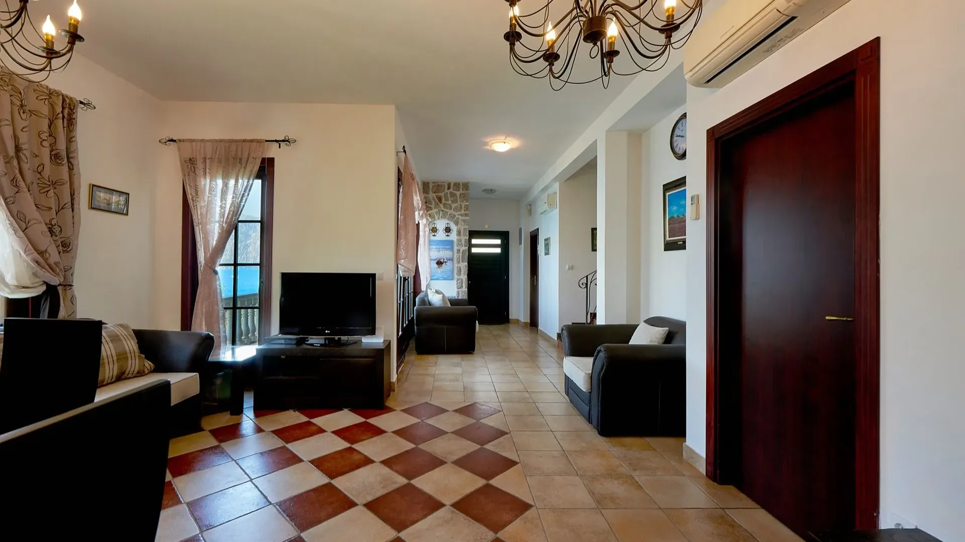 Sale, house, 235m², Kostanjica, Kotor