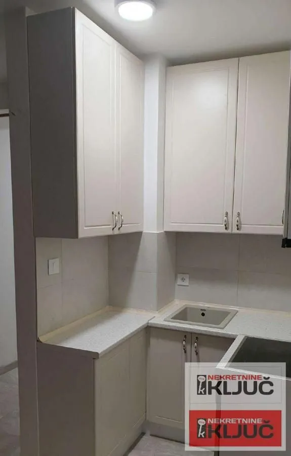 Prodaja, dvosoban stan, 44m², Grbavica, Novi Sad Sve Podlokacije