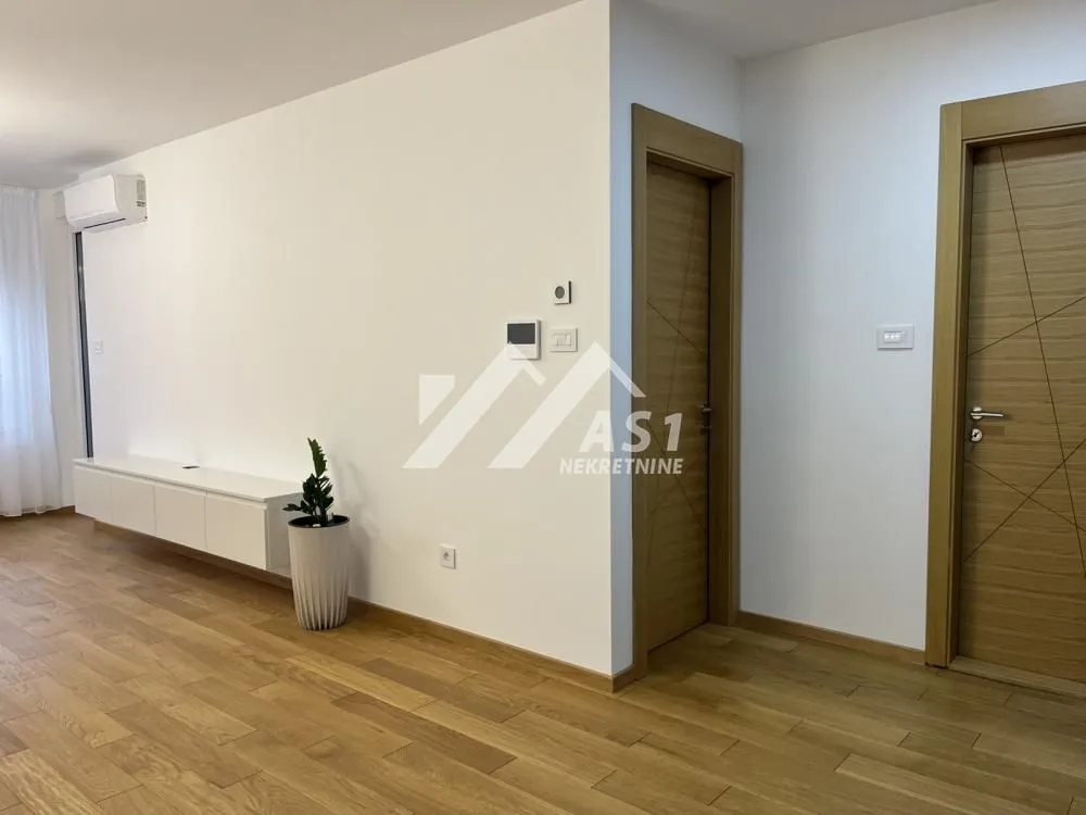 Izdavanje, dvosoban stan, 52m², Spens, Novi Sad Sve Podlokacije